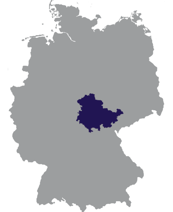 Landkaart Duitsland grijs met deelstaat Vrijstaat Thüringen donkerblauw op transparante achtergrond - 600 * 733 pixels